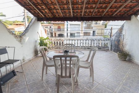 Casa à venda com 180m², 3 quartos e 2 vagas Casa à venda com 180m², 3 quartos e 2 vagasVaranda da Suíte