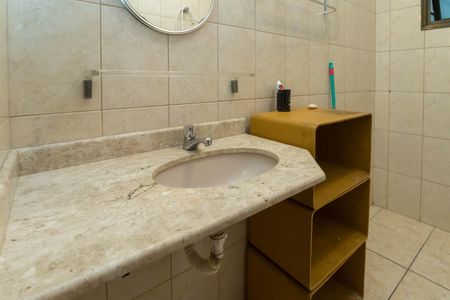 Casa à venda com 180m², 3 quartos e 2 vagas Casa à venda com 180m², 3 quartos e 2 vagasBanheiro