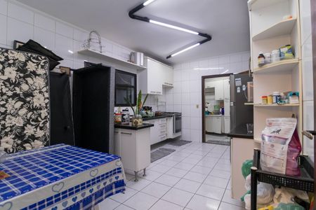 Casa à venda com 180m², 3 quartos e 2 vagas Casa à venda com 180m², 3 quartos e 2 vagasCozinha