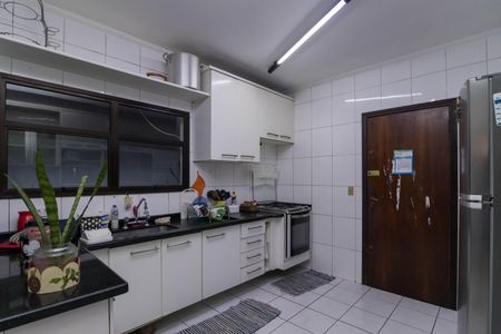 Casa à venda com 180m², 3 quartos e 2 vagas Casa à venda com 180m², 3 quartos e 2 vagasCozinha