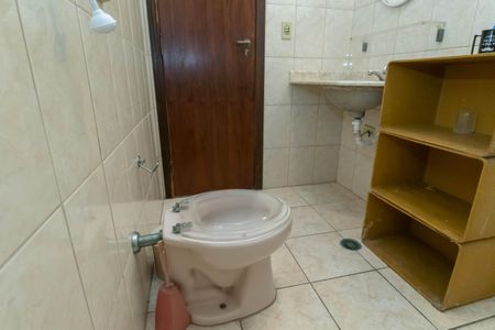 Casa à venda com 180m², 3 quartos e 2 vagas Casa à venda com 180m², 3 quartos e 2 vagasBanheiro
