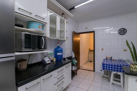 Casa à venda com 180m², 3 quartos e 2 vagas Casa à venda com 180m², 3 quartos e 2 vagasCozinha