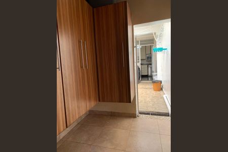 Casa à venda com 220m², 3 quartos e 2 vagas