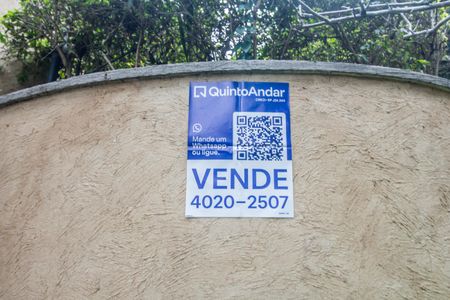 Casa à venda com 790m², 4 quartos e 6 vagasPlaca