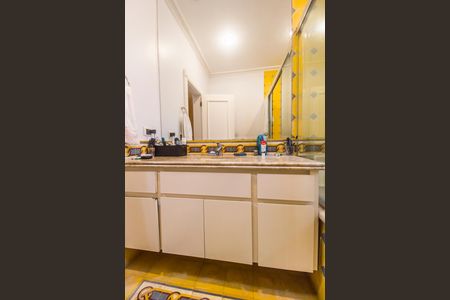 Casa à venda com 790m², 4 quartos e 6 vagasBanheiro da Suíte 2