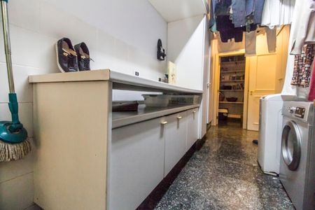 Casa à venda com 790m², 4 quartos e 6 vagasÁrea de Serviço