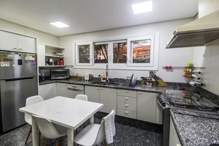 Casa à venda com 790m², 4 quartos e 6 vagasCozinha