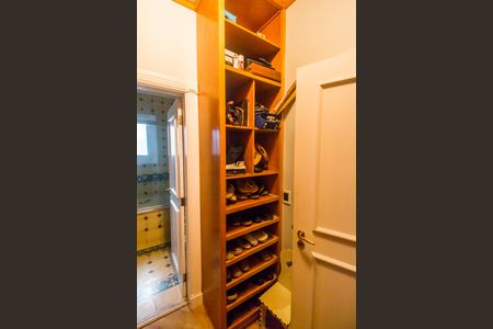 Casa à venda com 790m², 4 quartos e 6 vagasCloset da suíte 4