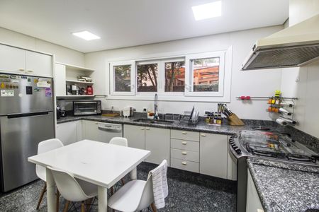 Casa à venda com 790m², 4 quartos e 6 vagasCozinha