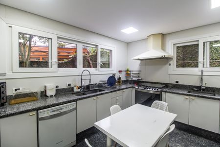 Casa à venda com 790m², 4 quartos e 6 vagasCozinha