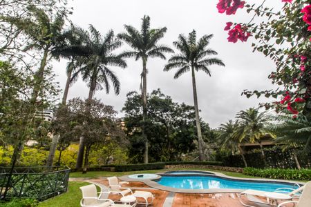 Casa à venda com 790m², 4 quartos e 6 vagasPiscina