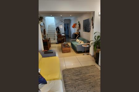 Casa à venda com 125m², 2 quartos e 1 vaga