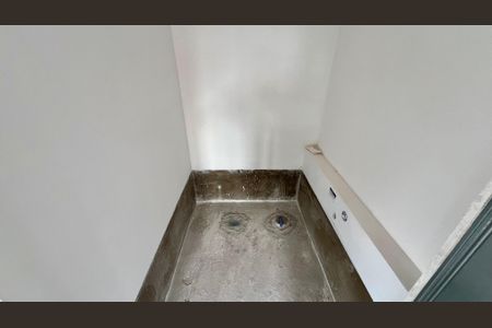 Apartamento à venda com 210m², 3 quartos e 3 vagas Apartamento à venda com 210m², 3 quartos e 3 vagasLavabo