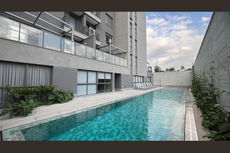 Apartamento à venda com 210m², 3 quartos e 3 vagas Apartamento à venda com 210m², 3 quartos e 3 vagasPiscina