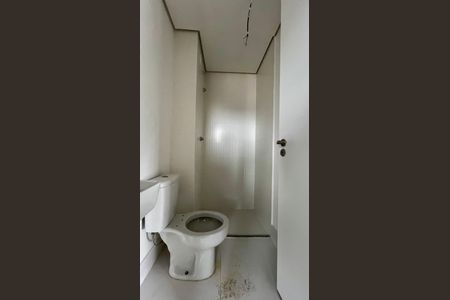 Apartamento à venda com 210m², 3 quartos e 3 vagas Apartamento à venda com 210m², 3 quartos e 3 vagasBanheiro de serviço