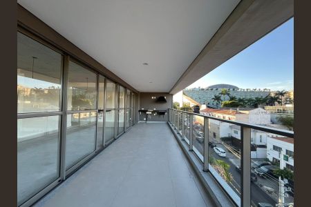 Apartamento à venda com 210m², 3 quartos e 3 vagas