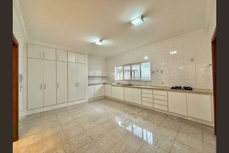 Casa à venda com 202m², 3 quartos e 3 vagas