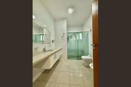 Casa à venda com 202m², 3 quartos e 3 vagas