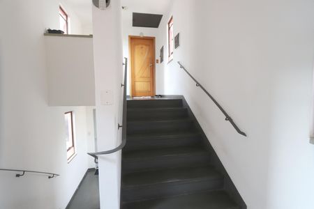 Apartamento à venda com 45m², 2 quartos e 1 vaga Apartamento à venda com 45m², 2 quartos e 1 vagaEscadas