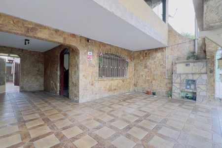Casa à venda com 323m², 3 quartos e 3 vagas Casa à venda com 323m², 3 quartos e 3 vagasGaragem