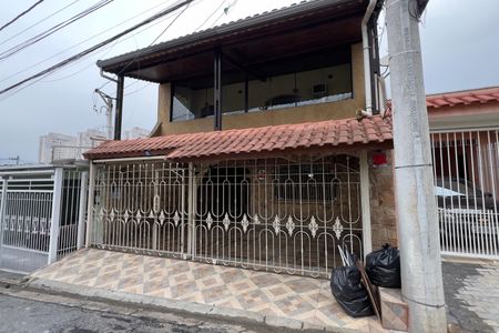 Casa à venda com 323m², 3 quartos e 3 vagas Casa à venda com 323m², 3 quartos e 3 vagasFachada