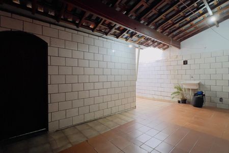 Casa à venda com 323m², 3 quartos e 3 vagas Casa à venda com 323m², 3 quartos e 3 vagasÁrea de Serviço
