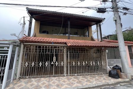 Casa à venda com 323m², 3 quartos e 3 vagas Casa à venda com 323m², 3 quartos e 3 vagasFachada