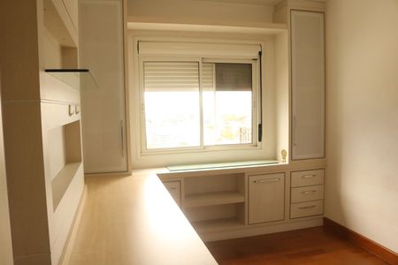 Apartamento à venda com 165m², 4 quartos e 3 vagasQuarto 2