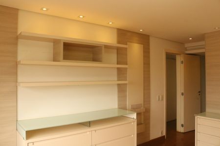 Apartamento à venda com 165m², 4 quartos e 3 vagasSuíte