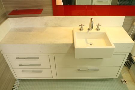 Apartamento à venda com 165m², 4 quartos e 3 vagasBanheiro da Suíte