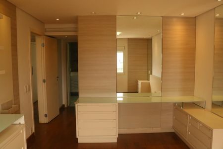 Apartamento à venda com 165m², 4 quartos e 3 vagasSuíte