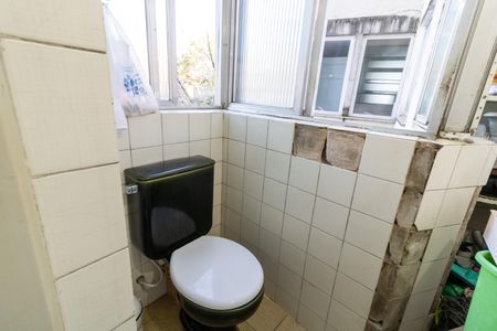 Apartamento à venda com 121m², 3 quartos e sem vaga Apartamento à venda com 121m², 3 quartos e sem vagaBanheiro de serviço