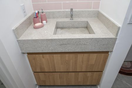 Apartamento à venda com 34m², 2 quartos e sem vaga Apartamento à venda com 34m², 2 quartos e sem vagaBanheiro