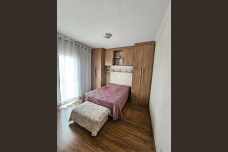 Casa à venda com 104m², 3 quartos e 4 vagas