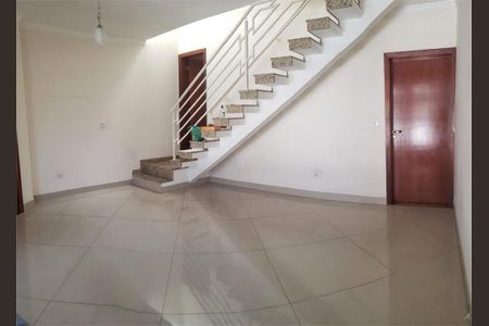 Casa à venda com 104m², 3 quartos e 4 vagas