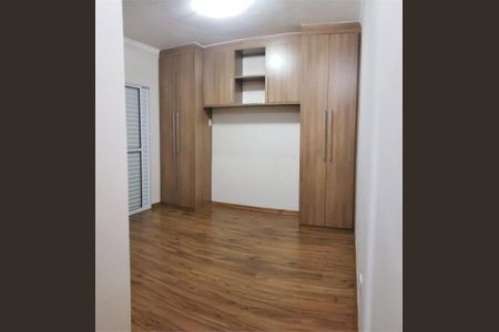 Casa à venda com 104m², 3 quartos e 4 vagas