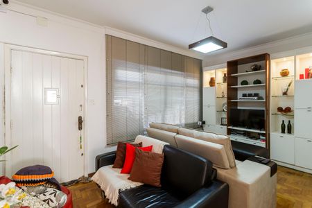 Casa à venda com 144m², 2 quartos e 3 vagas Casa à venda com 144m², 2 quartos e 3 vagasSala