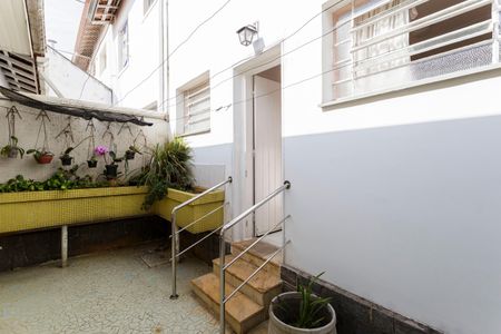Casa à venda com 144m², 2 quartos e 3 vagas Casa à venda com 144m², 2 quartos e 3 vagasQuintal