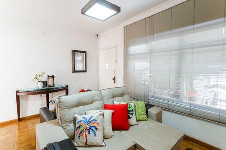 Casa à venda com 144m², 2 quartos e 3 vagas Casa à venda com 144m², 2 quartos e 3 vagasSala
