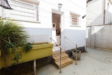 Casa à venda com 144m², 2 quartos e 3 vagas Casa à venda com 144m², 2 quartos e 3 vagasQuintal