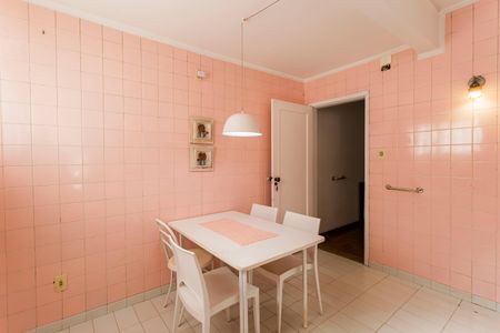 Casa à venda com 144m², 2 quartos e 3 vagas Casa à venda com 144m², 2 quartos e 3 vagasCozinha