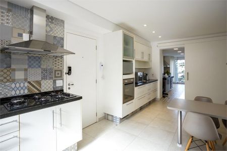Apartamento à venda com 240m², 3 quartos e 3 vagas