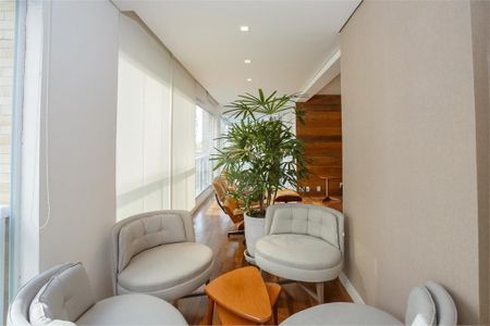Apartamento à venda com 240m², 3 quartos e 3 vagas