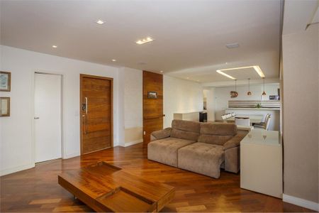 Apartamento à venda com 240m², 3 quartos e 3 vagas