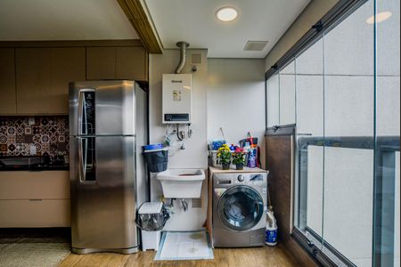 Apartamento à venda com 73m², 2 quartos e 2 vagas Apartamento à venda com 73m², 2 quartos e 2 vagasCozinha e Área de Serviço