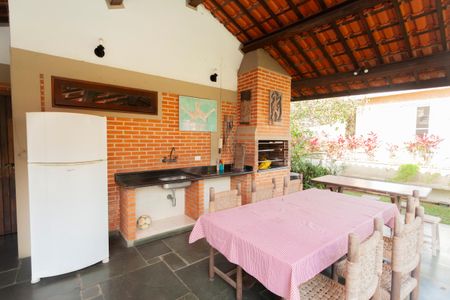 Casa à venda com 270m², 4 quartos e 4 vagasÁrea comum - Churrasqueira