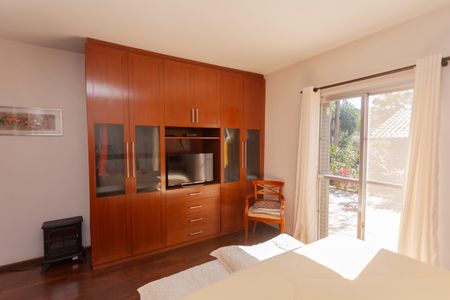 Casa à venda com 270m², 4 quartos e 4 vagasSuíte 3