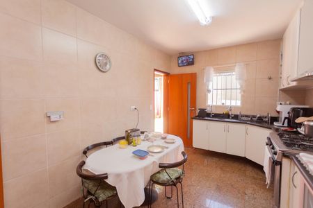 Casa à venda com 270m², 4 quartos e 4 vagasCozinha