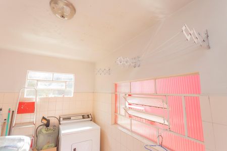 Casa à venda com 270m², 4 quartos e 4 vagasLavanderia