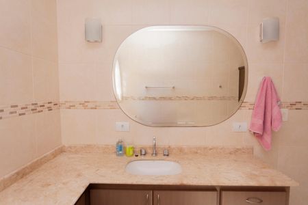 Casa à venda com 270m², 4 quartos e 4 vagasBanheiro Social